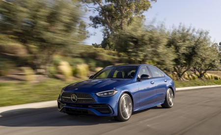 2022 Mercedes-Benz C-Class (US-Spec) Front Three-Quarter Wallpapers 450x275 (13)