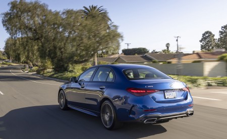 2022 Mercedes-Benz C-Class (US-Spec) Rear Three-Quarter Wallpapers 450x275 (10)