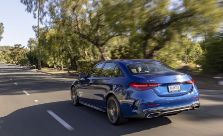 2022 Mercedes-Benz C-Class (US-Spec) Rear Three-Quarter Wallpapers 450x275 (11)