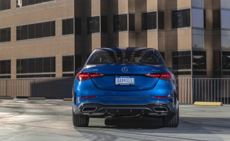 2022 Mercedes-Benz C-Class (US-Spec) Rear Wallpapers 450x275 (38)