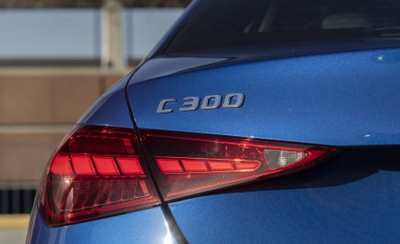 2022 Mercedes-Benz C-Class (US-Spec) Tail Light Wallpapers 450x275 (64)