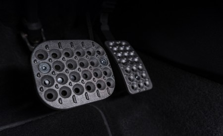 2022 Nissan Juke Hybrid Rally Tribute Concept Pedals Wallpapers 450x275 (72)