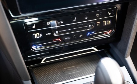 2022 Volkswagen Arteon Interior Detail Wallpapers 450x275 (44)