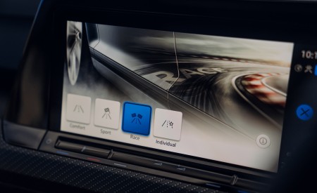 2022 Volkswagen Golf R Estate UK version Central Console Wallpapers  450x275 (35)