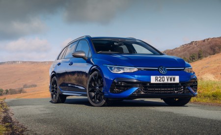 2022 Volkswagen Golf R Estate UK version Front Wallpapers 450x275 (13)