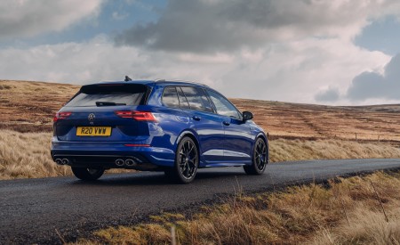2022 Volkswagen Golf R Estate UK version Rear Three-Quarter Wallpapers 450x275 (14)