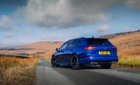 2022 Volkswagen Golf R Estate UK version Rear Three-Quarter Wallpapers 450x275 (15)