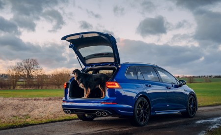 2022 Volkswagen Golf R Estate UK version Rear Three-Quarter Wallpapers 450x275 (16)