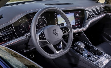 2022 Volkswagen Touareg EDITION 20 Interior Wallpapers 450x275 (9)