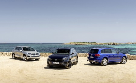 2022 Volkswagen Touareg EDITION 20 Wallpapers 450x275 (6)