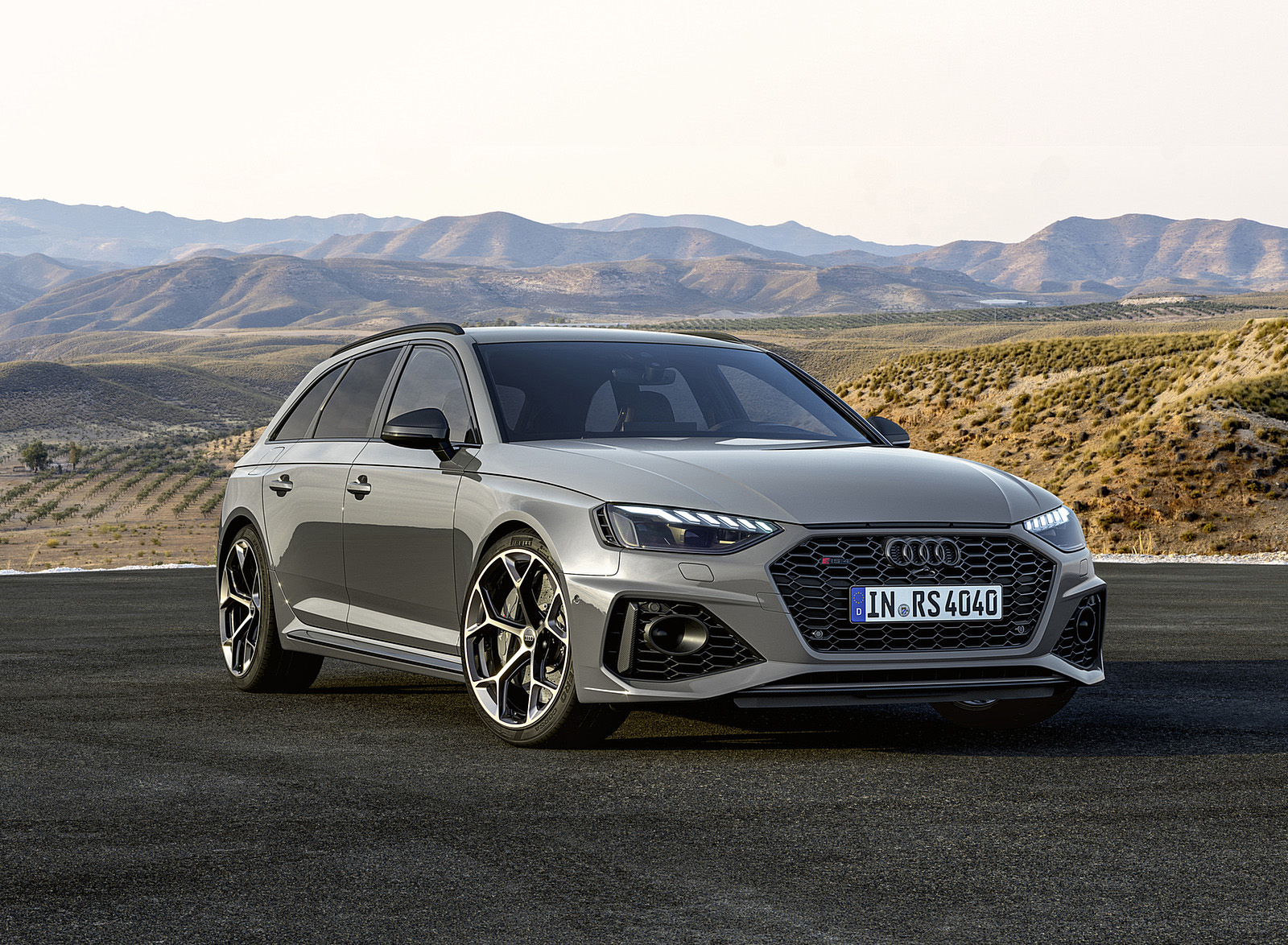 2023 Audi RS 4 Avant Competition Plus (Color: Nardo Grey) Front Three-Quarter Wallpapers (14)