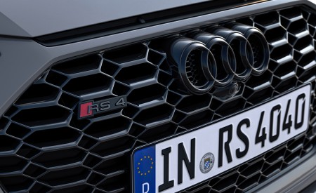 2023 Audi RS 4 Avant Competition Plus (Color: Nardo Grey) Grille Wallpapers 450x275 (21)