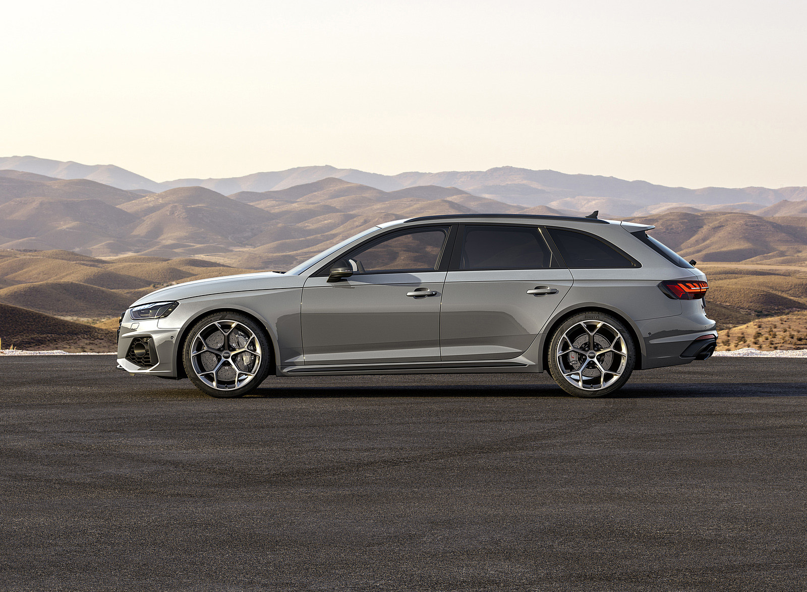 2023 Audi RS 4 Avant Competition Plus (Color: Nardo Grey) Side Wallpapers (15)