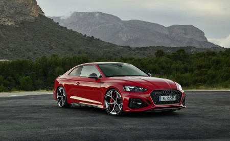 2023 Audi RS 5 Coupé Competition Plus (Color: Tango Red) Front Three-Quarter Wallpapers 450x275 (23)