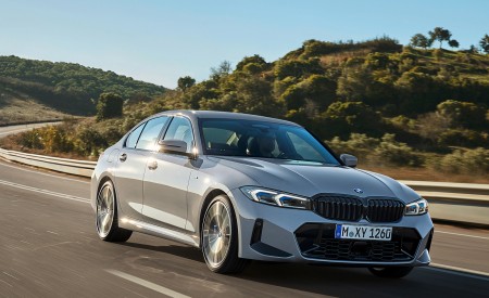 2023 BMW 3 Series Front Three-Quarter Wallpapers 450x275 (2)