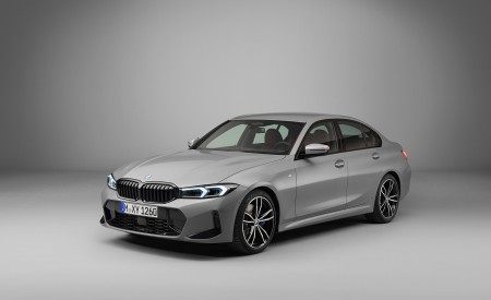 2023 BMW 3 Series Front Three-Quarter Wallpapers 450x275 (43)