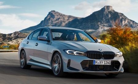 2023 BMW 3 Series Front Three-Quarter Wallpapers 450x275 (7)