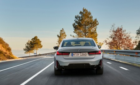 2023 BMW 3 Series Rear Wallpapers 450x275 (8)