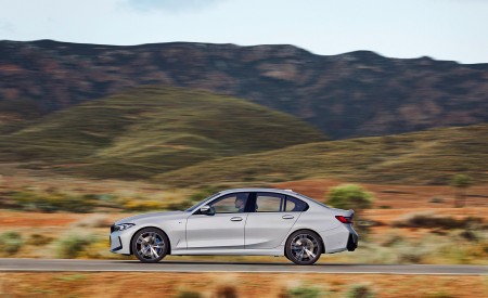 2023 BMW 3 Series Side Wallpapers 450x275 (9)