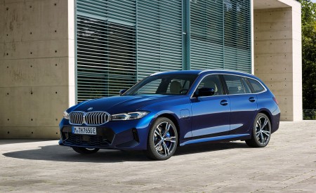 2023 BMW 3 Series Touring Front Three-Quarter Wallpapers 450x275 (19)