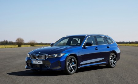 2023 BMW 3 Series Touring Front Three-Quarter Wallpapers 450x275 (14)