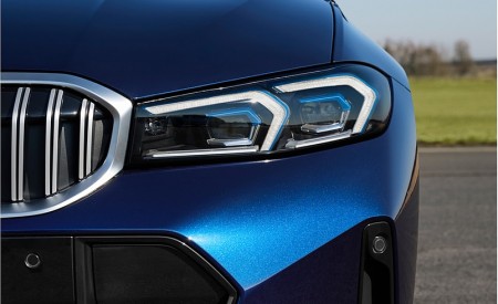 2023 BMW 3 Series Touring Headlight Wallpapers 450x275 (22)