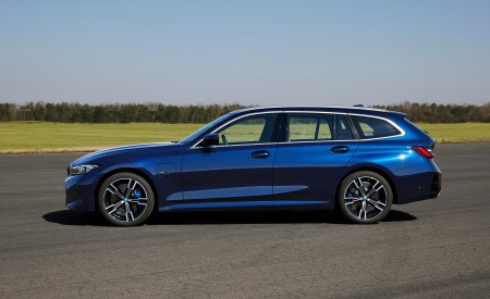 2023 BMW 3 Series Touring Side Wallpapers 450x275 (18)