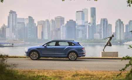 2023 Bentley Bentayga Extended Wheelbase Artistic (Color: Portofino) Side Wallpapers 450x275 (7)