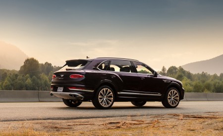2023 Bentley Bentayga Extended Wheelbase Exquisite (Color: Damson) Rear Three-Quarter Wallpapers 450x275 (78)