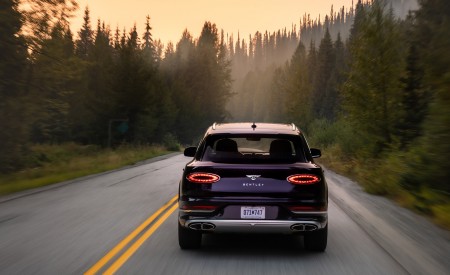 2023 Bentley Bentayga Extended Wheelbase Exquisite (Color: Damson) Rear Wallpapers 450x275 (77)