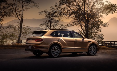 2023 Bentley Bentayga Extended Wheelbase Extroverted (Color: Camel) Rear Three-Quarter Wallpapers 450x275 (68)