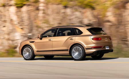 2023 Bentley Bentayga Extended Wheelbase Extroverted (Color: Camel) Rear Three-Quarter Wallpapers 450x275 (61)
