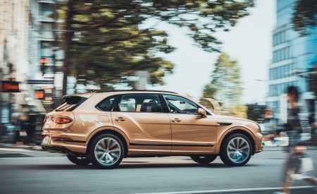2023 Bentley Bentayga Extended Wheelbase Extroverted (Color: Camel) Side Wallpapers 450x275 (65)