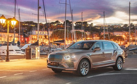 2023 Bentley Bentayga Extended Wheelbase Front Three-Quarter Wallpapers 450x275 (91)