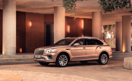 2023 Bentley Bentayga Extended Wheelbase Front Three-Quarter Wallpapers 450x275 (103)