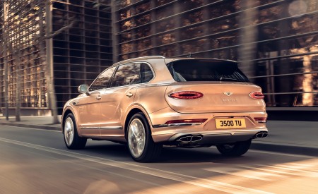 2023 Bentley Bentayga Extended Wheelbase Rear Three-Quarter Wallpapers 450x275 (102)