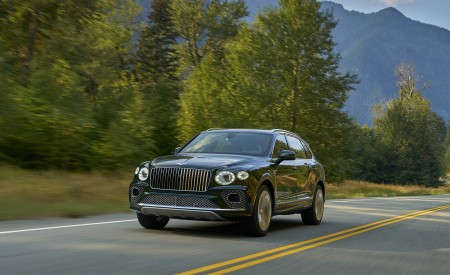 2023 Bentley Bentayga Extended Wheelbase Serene (Color: Cumbrian Green) Front Three-Quarter Wallpapers 450x275 (47)