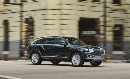 2023 Bentley Bentayga Extended Wheelbase Serene (Color: Cumbrian Green) Front Three-Quarter Wallpapers 450x275 (44)