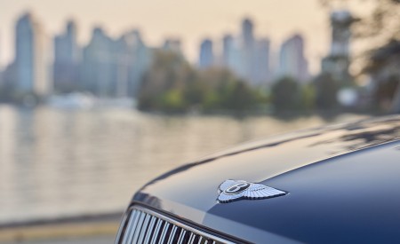 2023 Bentley Bentayga Extended Wheelbase Timeless (Color: Marlin) Badge Wallpapers 450x275 (38)