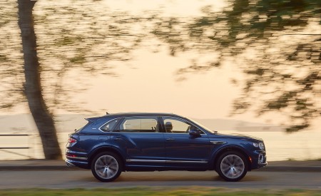 2023 Bentley Bentayga Extended Wheelbase Timeless (Color: Marlin) Side Wallpapers 450x275 (34)