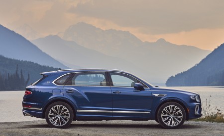 2023 Bentley Bentayga Extended Wheelbase Timeless (Color: Marlin) Side Wallpapers 450x275 (37)