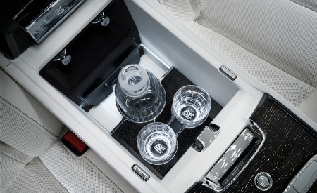 2023 Rolls-Royce Phantom Extended Series II Platino Interior Detail Wallpapers 450x275 (25)