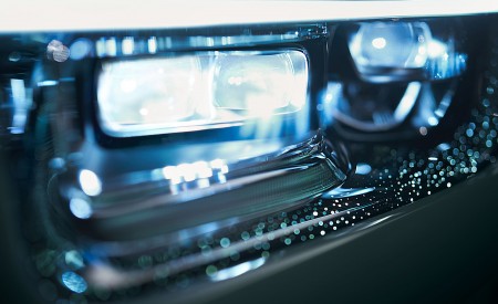 2023 Rolls-Royce Phantom Series II Headlight Wallpapers 450x275 (7)