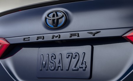 2023 Toyota Camry Nightshade Special Edition Badge Wallpapers 450x275 (8)