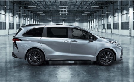 2023 Toyota Sienna 25th Anniversary Side Wallpapers 450x275 (3)