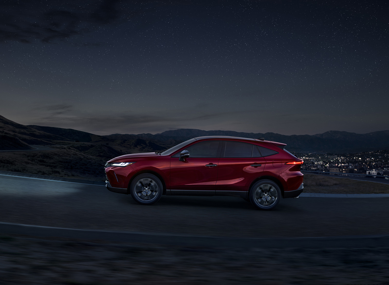 2023 Toyota Venza Nightshade Edition Side Wallpapers (2)