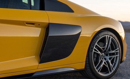 2022 Audi R8 Coupe (US-Spec) Detail Wallpapers 450x275 (31)