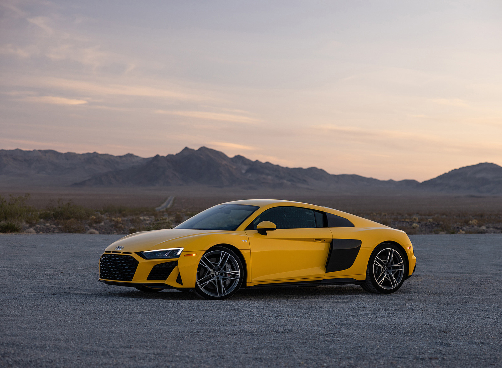 2022 Audi R8 Coupe (US-Spec) Front Three-Quarter Wallpapers (12)