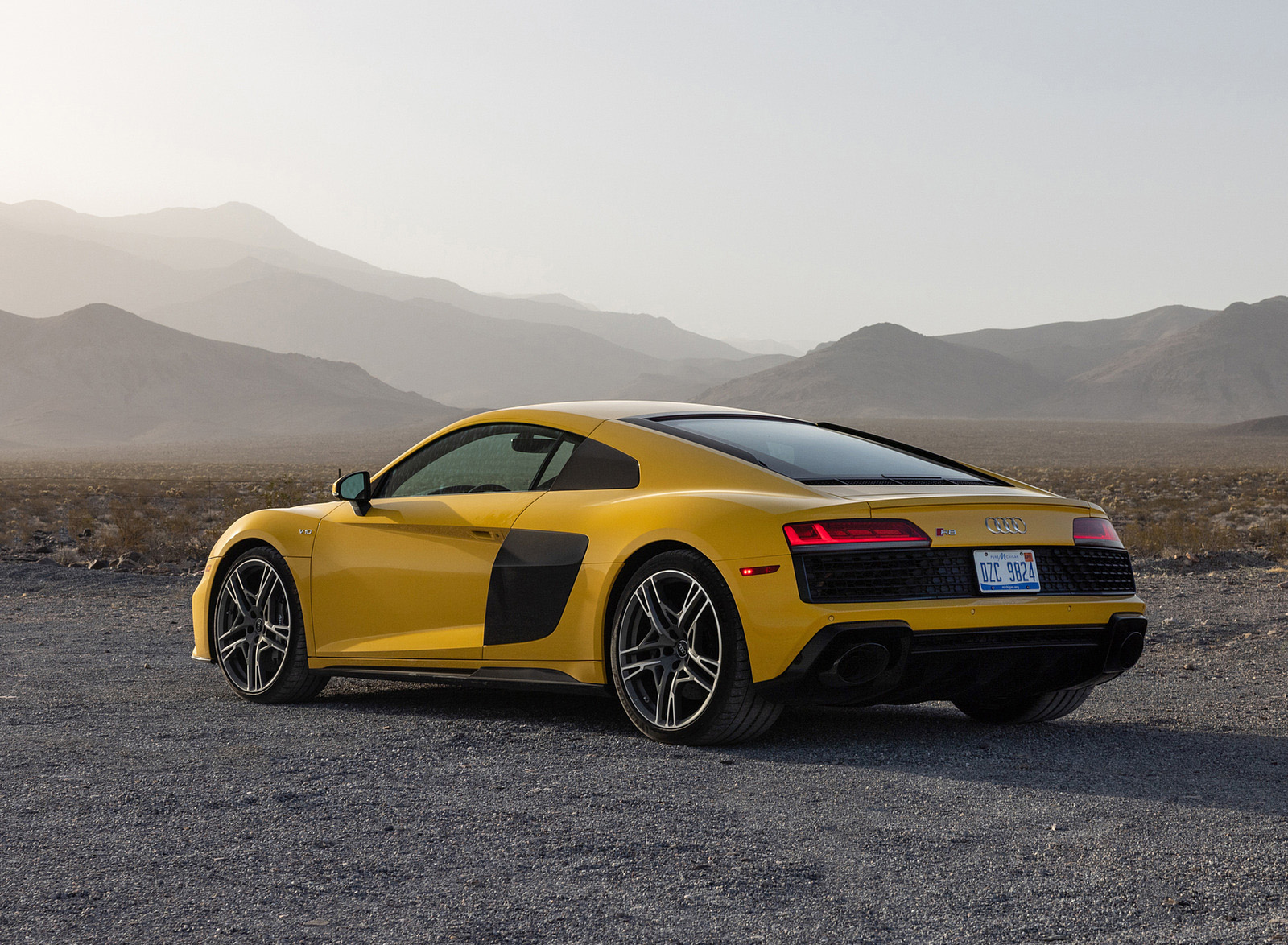 2022 Audi R8 Coupe (US-Spec) Rear Three-Quarter Wallpapers (14)