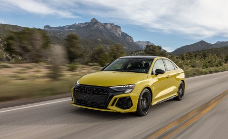 2022 Audi RS 3 (US-Spec) Front Three-Quarter Wallpapers 450x275 (43)